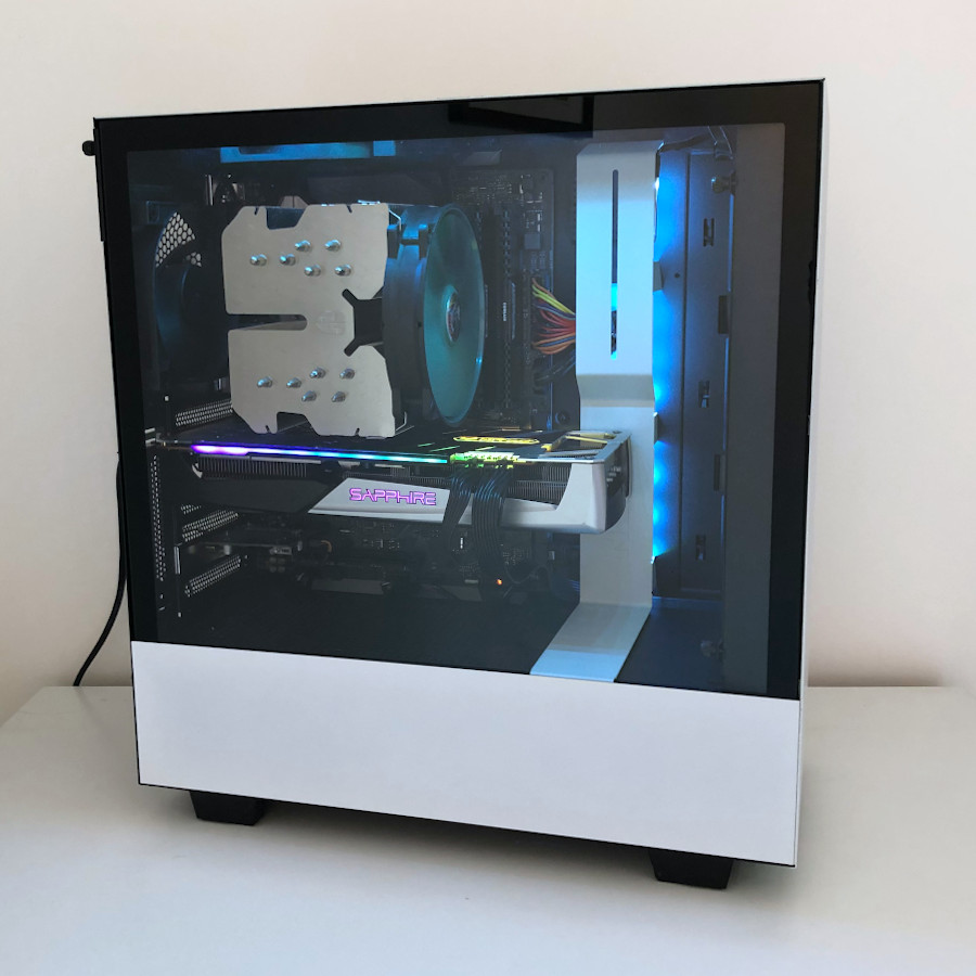 NZXT H500 computer case